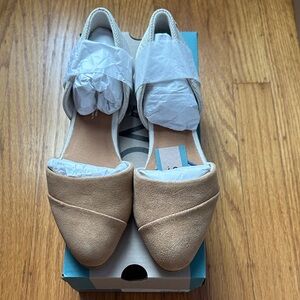 Toms Tan Women's Flats